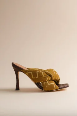Togo Heel In Dandelion